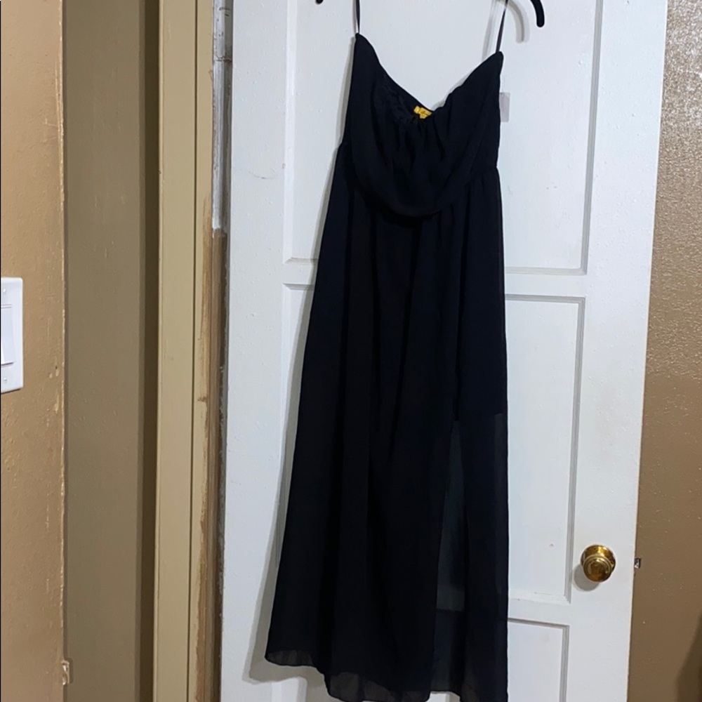 Women’s/juniors maxi strapless black dress